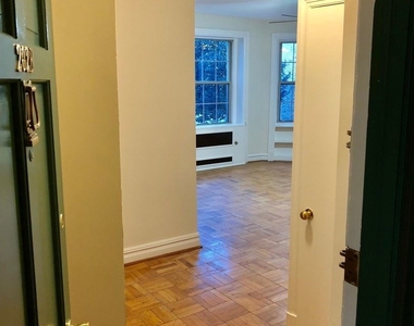 2700 Connecticut Avenue, Nw - Photo Thumbnail 1