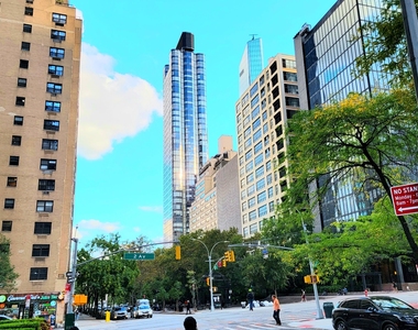 East 47th Street - Photo Thumbnail 2