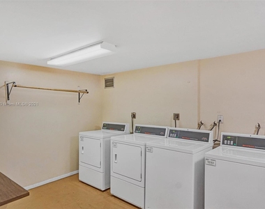 1351 Ne Miami Gardens Dr - Photo Thumbnail 20