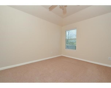 824 Creekside Drive - Photo Thumbnail 21