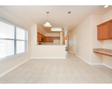 824 Creekside Drive - Photo Thumbnail 14