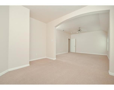 824 Creekside Drive - Photo Thumbnail 24