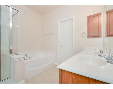 824 Creekside Drive - Photo Thumbnail 27