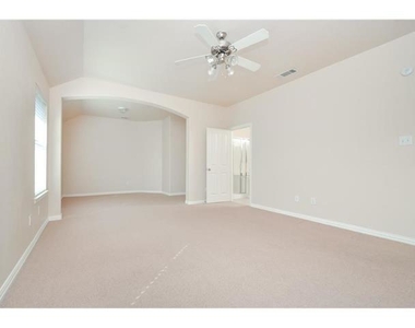 824 Creekside Drive - Photo Thumbnail 25