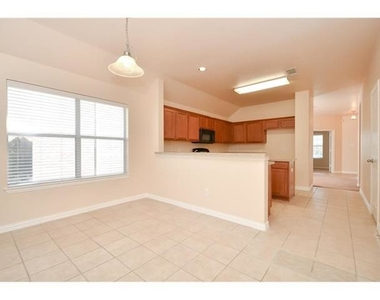 824 Creekside Drive - Photo Thumbnail 13