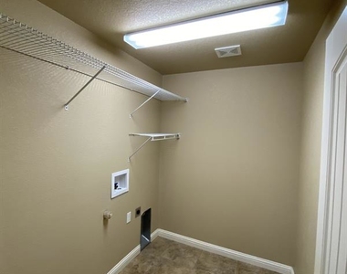 3109 Weave Court - Photo Thumbnail 5