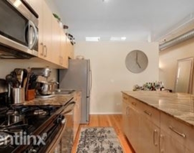 1525 S Michigan Ave Apt 404 - Photo Thumbnail 4