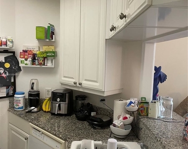 888 Brickell Key Dr Apt 702 - Photo Thumbnail 3