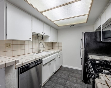 4511 Murietta Ave Unit 13 - Photo Thumbnail 4