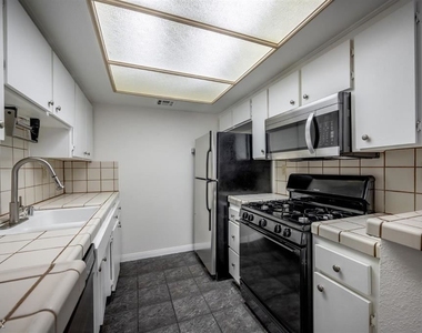 4511 Murietta Ave Unit 13 - Photo Thumbnail 5