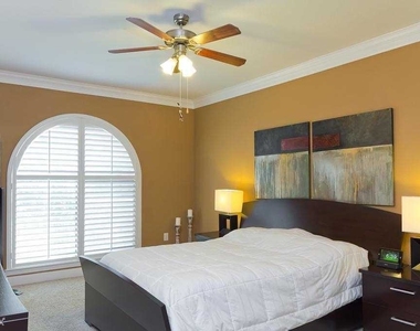 2299 Lone Star Dr Apt 331 - Photo Thumbnail 7