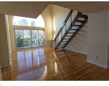 1720 Lombard St - Photo Thumbnail 27