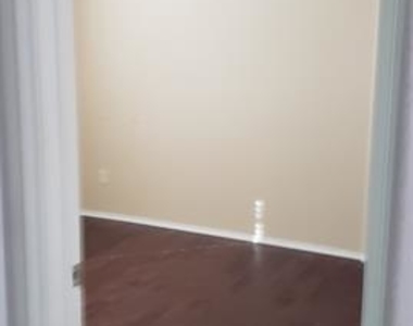 2114 Cedar Trail - Photo Thumbnail 9