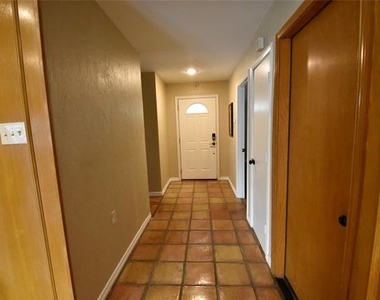 2108 Ashwood Lane - Photo Thumbnail 16