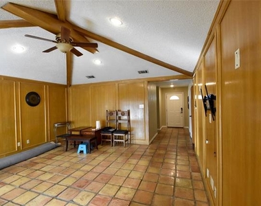 2108 Ashwood Lane - Photo Thumbnail 15