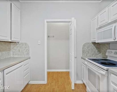 203 Cimarron Trl Apt 2 - Photo Thumbnail 19