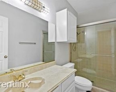 203 Cimarron Trl Apt 2 - Photo Thumbnail 9