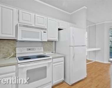 203 Cimarron Trl Apt 2 - Photo Thumbnail 6