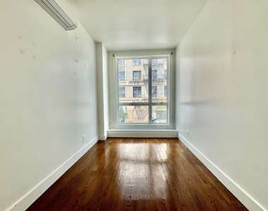 85 Graham Avenue - Photo Thumbnail 3