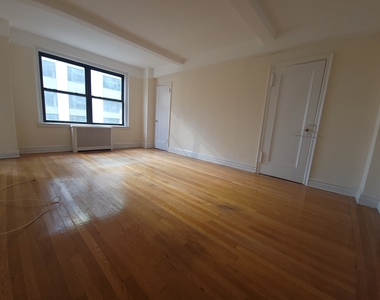 455 West 34th Street - Photo Thumbnail 0