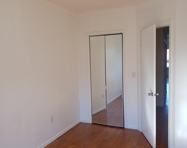 1546 Pacific Street - Photo Thumbnail 5