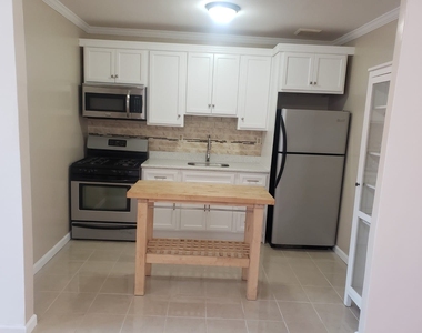 1546 Pacific Street - Photo Thumbnail 1