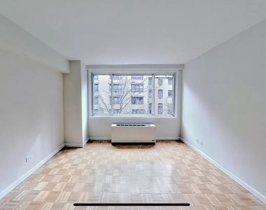 340 East 51st Street - Photo Thumbnail 6