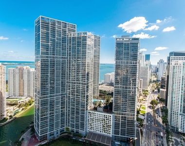 495 Brickell Ave - Photo Thumbnail 23