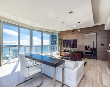 465 Brickell Ave - Photo Thumbnail 17