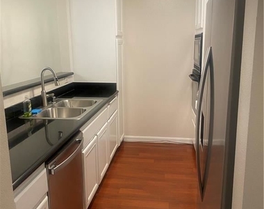 1820 S Beverly Glen Blvd Apt 108 - Photo Thumbnail 0