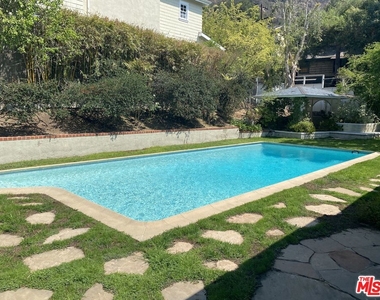 2202 Beverly Glen Pl - Photo Thumbnail 16