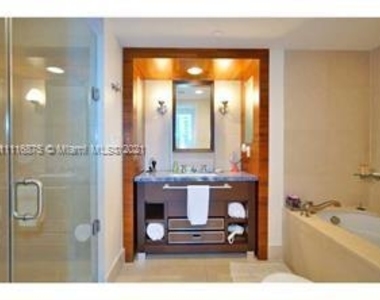 6801 Collins Ave - Photo Thumbnail 9