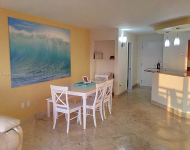 6917 Collins Ave - Photo Thumbnail 9