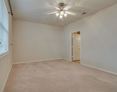 217 Bexar Drive - Photo Thumbnail 19