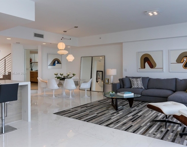 17301 Biscayne Blvd - Photo Thumbnail 2