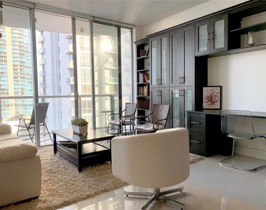 1050 Brickell Ave - Photo Thumbnail 6