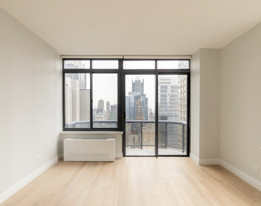 235 West 48th Street - Photo Thumbnail 3