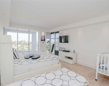 9341 Collins Ave - Photo Thumbnail 9