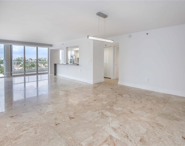 9341 Collins Ave - Photo Thumbnail 31