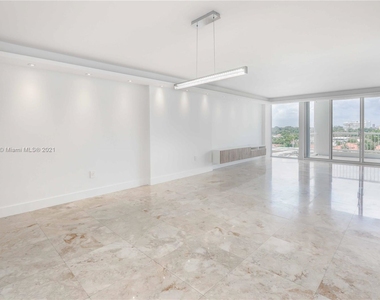 9341 Collins Ave - Photo Thumbnail 32