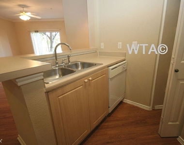 1720 Wells Branch Pkwy - Photo Thumbnail 12