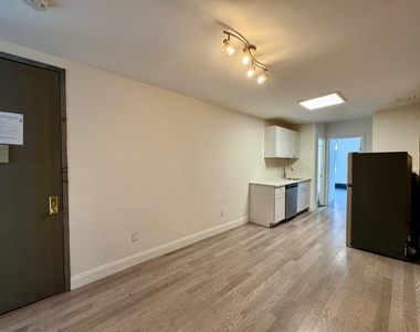 318 East 104th Street - Photo Thumbnail 3