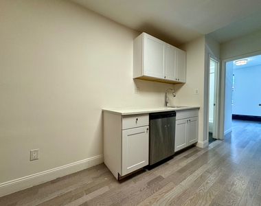 318 East 104th Street - Photo Thumbnail 5