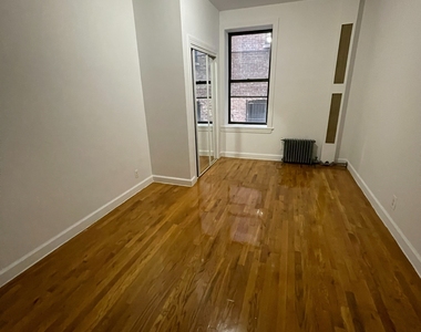 566 West 162nd Street - Photo Thumbnail 4