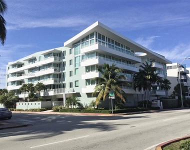 7800 Collins Ave - Photo Thumbnail 0