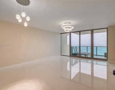 1455 Ocean Dr - Photo Thumbnail 2