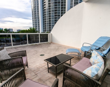 18101 Collins Ave - Photo Thumbnail 41