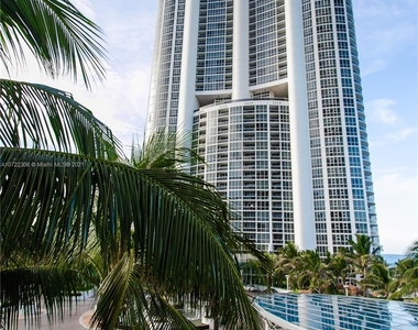 18101 Collins Ave - Photo Thumbnail 37