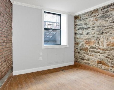 206 East 83rd Street - Photo Thumbnail 2