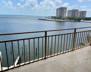 1632 S Bayshore Ct - Photo Thumbnail 20